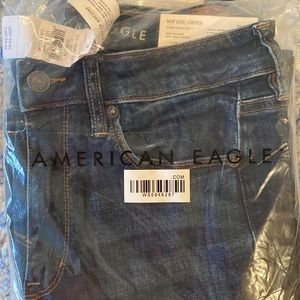 American eagle womens jeans. New never worn. Size 28w 6
